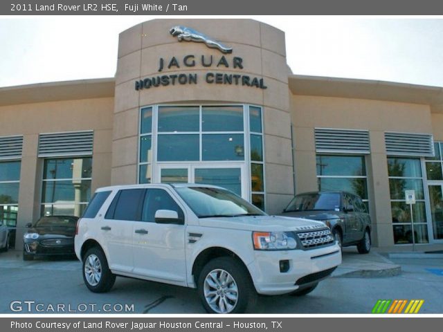 2011 Land Rover LR2 HSE in Fuji White