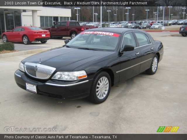 2003 Lincoln Town Car Executive in Black