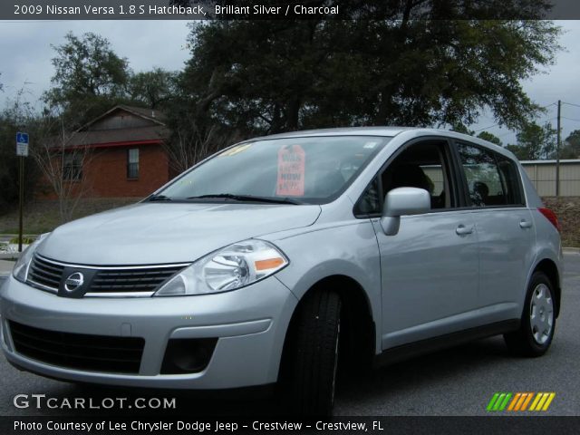 2009 Nissan Versa 1.8 S Hatchback in Brillant Silver