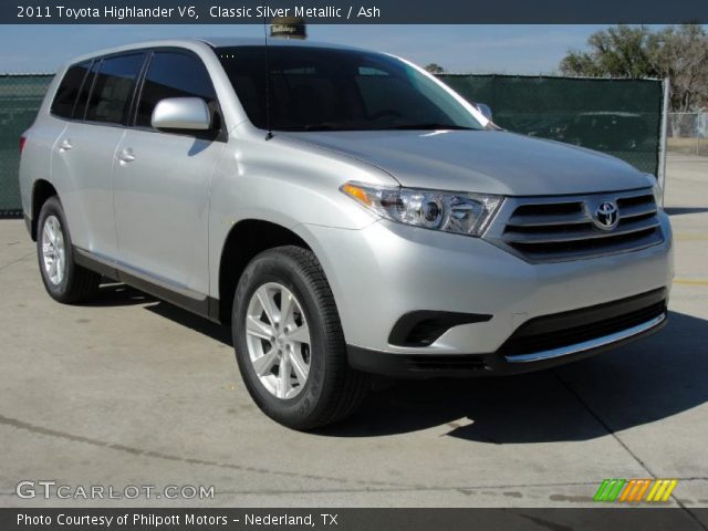 2011 Toyota Highlander V6 in Classic Silver Metallic
