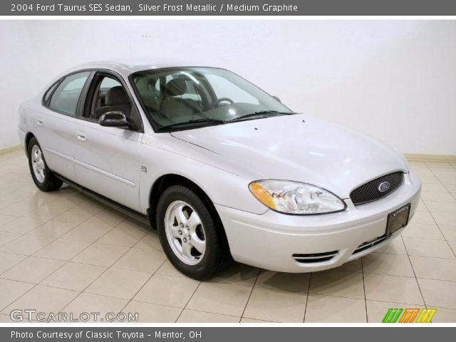 2004 Ford Taurus SES Sedan in Silver Frost Metallic