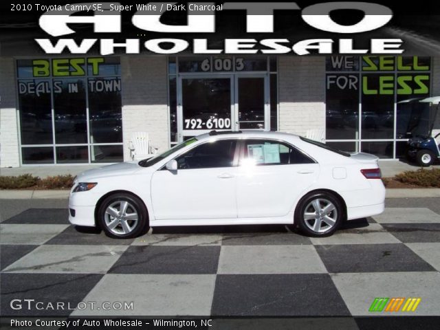 2010 Toyota Camry SE in Super White