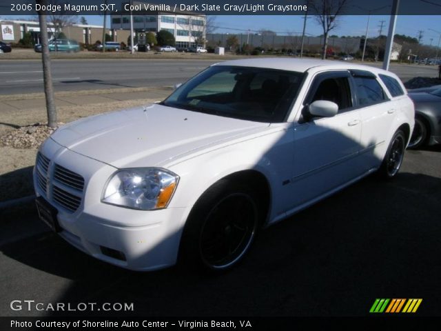 2006 Dodge Magnum SXT in Cool Vanilla