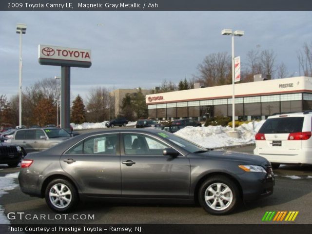 2009 Toyota Camry LE in Magnetic Gray Metallic