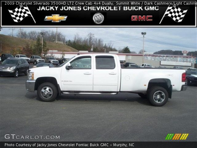 2009 Chevrolet Silverado 3500HD LTZ Crew Cab 4x4 Dually in Summit White