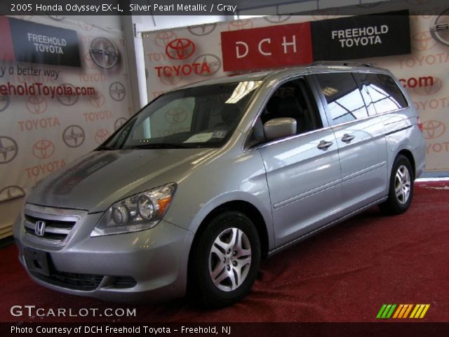 2005 Honda Odyssey EX-L in Silver Pearl Metallic