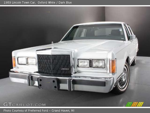 1989 Lincoln Town Car  in Oxford White