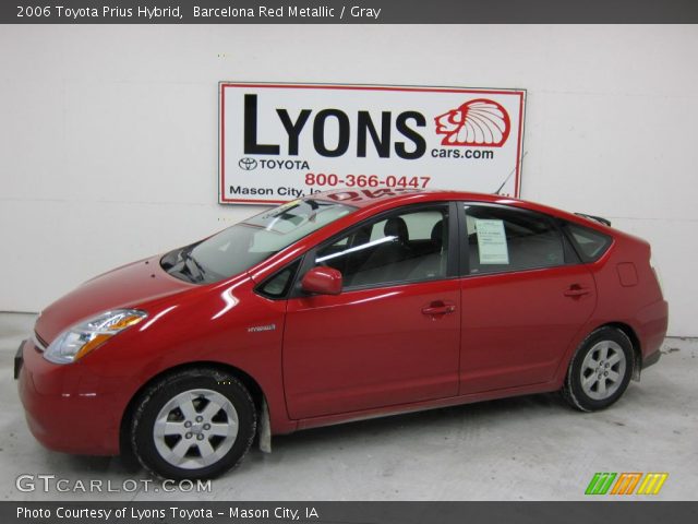 2006 Toyota Prius Hybrid in Barcelona Red Metallic