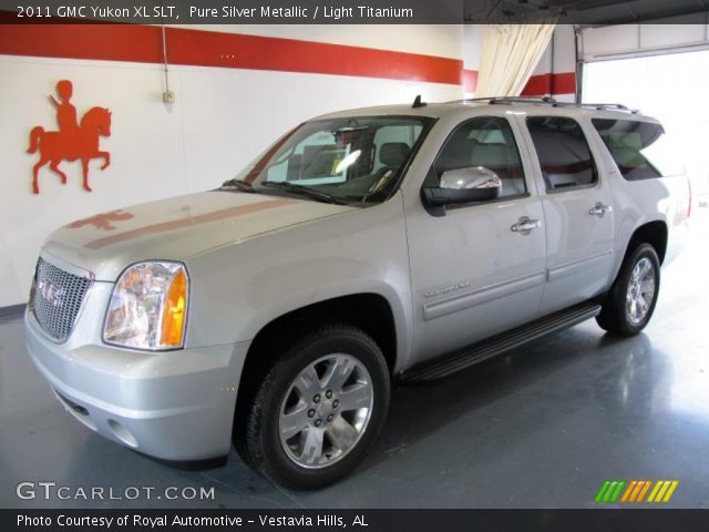 2011 GMC Yukon XL SLT in Pure Silver Metallic