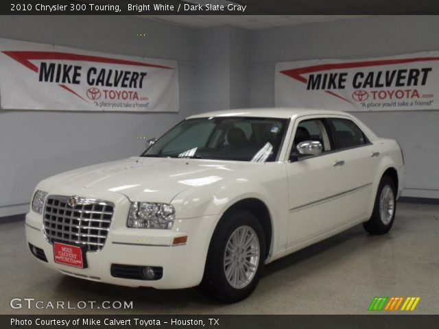 2010 Chrysler 300 Touring in Bright White