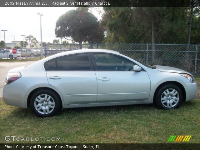 2009 Nissan Altima 2.5 in Radiant Silver Metallic