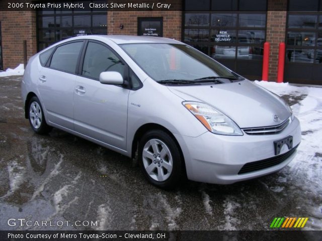 2006 Toyota Prius Hybrid in Classic Silver Metallic