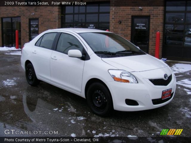 2009 Toyota Yaris Sedan in Polar White