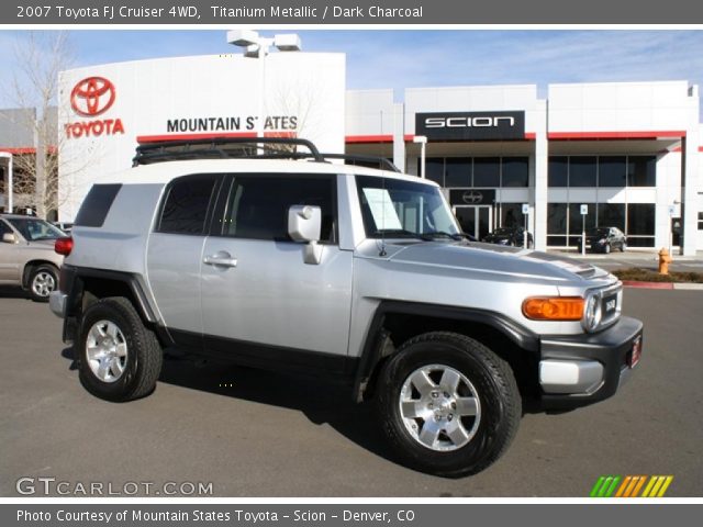 2007 Toyota FJ Cruiser 4WD in Titanium Metallic