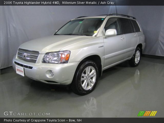2006 Toyota Highlander Hybrid 4WD in Millenium Silver Metallic