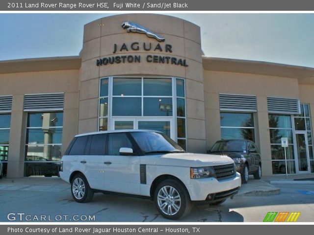 2011 Land Rover Range Rover HSE in Fuji White