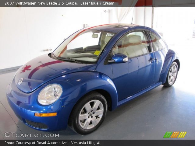 2007 Volkswagen New Beetle 2.5 Coupe in Laser Blue
