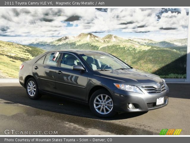 2011 Toyota Camry XLE V6 in Magnetic Gray Metallic