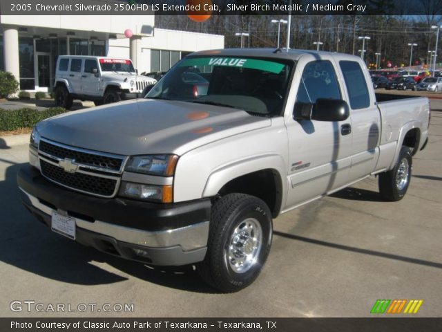 2005 Chevrolet Silverado 2500HD LS Extended Cab in Silver Birch Metallic