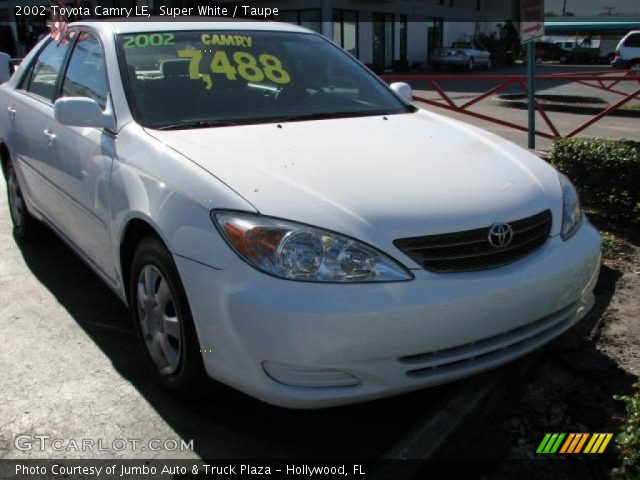 2002 Toyota Camry LE in Super White