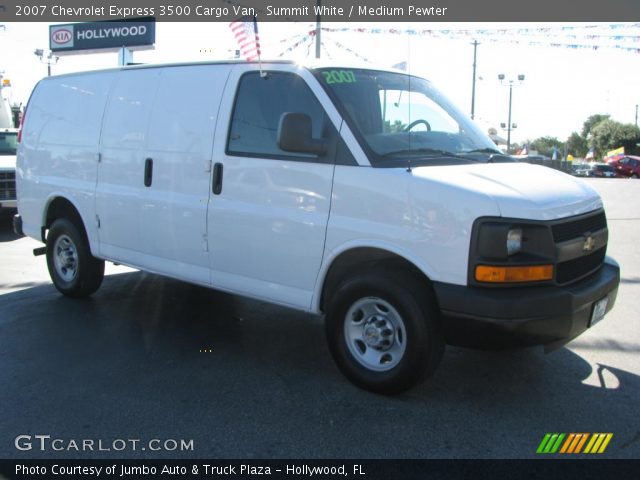2007 Chevrolet Express 3500 Cargo Van in Summit White