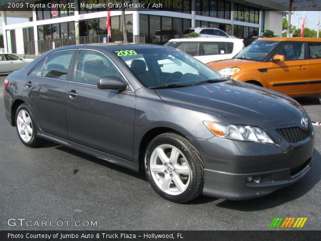 2009 Toyota Camry SE in Magnetic Gray Metallic