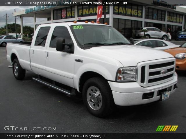 2005 Ford F250 Super Duty XLT Crew Cab in Oxford White