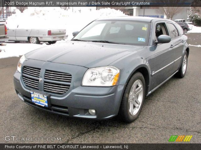 2005 Dodge Magnum R/T in Magnesium Pearl
