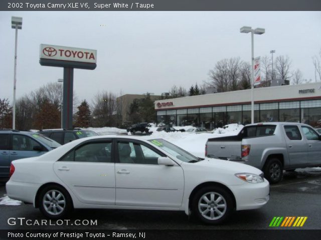 2002 Toyota Camry XLE V6 in Super White