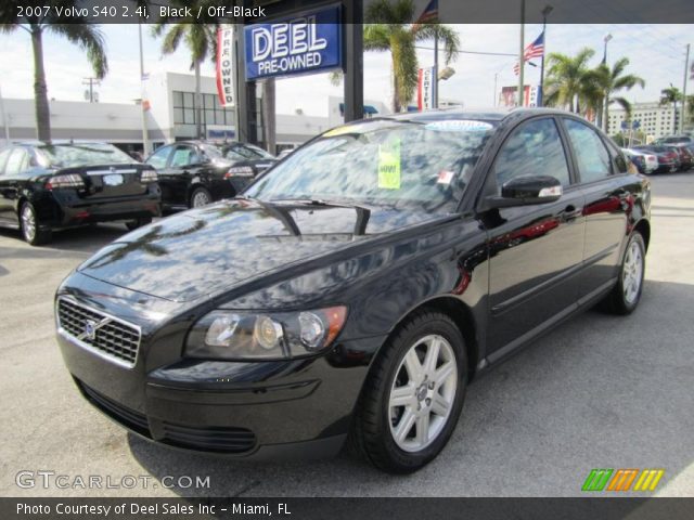 2007 Volvo S40 2.4i in Black