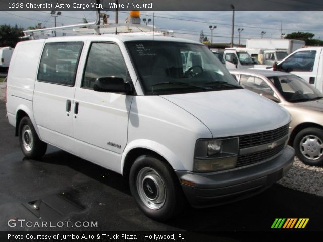 1998 Chevrolet Astro Cargo Van in White