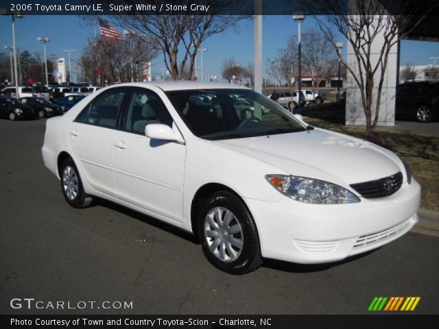 2006 Toyota Camry LE in Super White