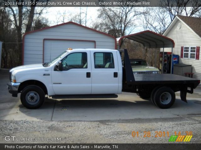 2003 Ford F350 Super Duty XL Crew Cab Chassis in Oxford White