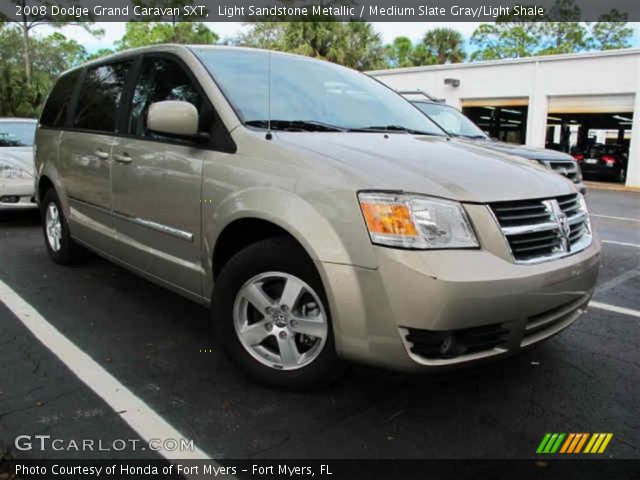 2008 Dodge Grand Caravan SXT in Light Sandstone Metallic