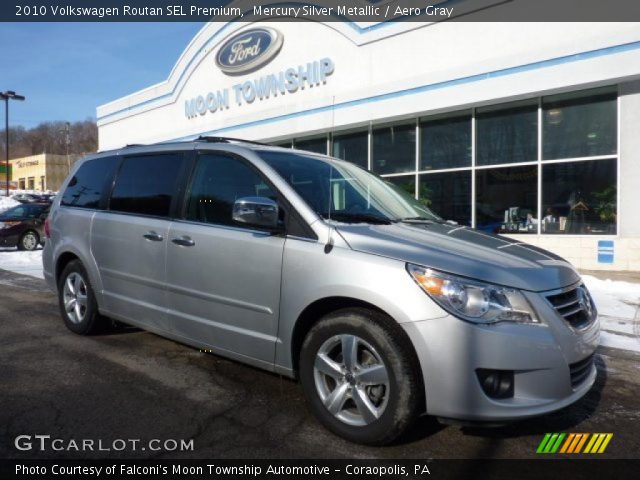 2010 Volkswagen Routan SEL Premium in Mercury Silver Metallic