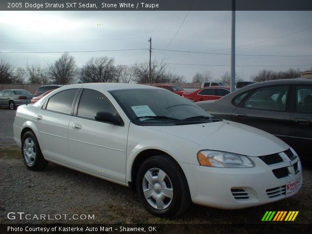 2005 Dodge Stratus SXT Sedan in Stone White