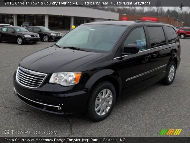 2011 Chrysler Town & Country Touring - L in Blackberry Pearl