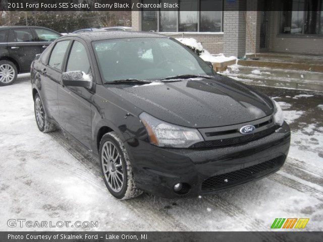 2011 Ford Focus SES Sedan in Ebony Black