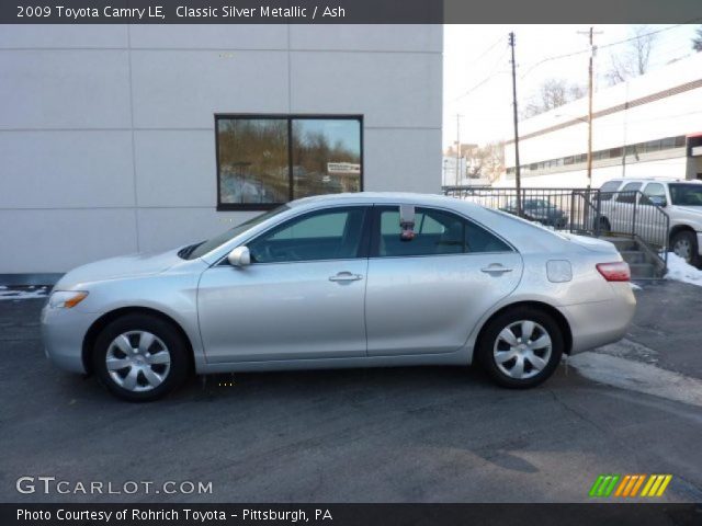 2009 Toyota Camry LE in Classic Silver Metallic