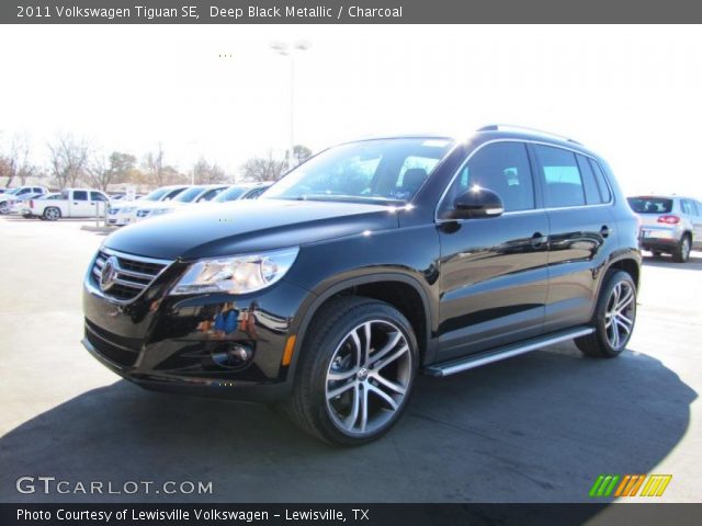 2011 Volkswagen Tiguan SE in Deep Black Metallic