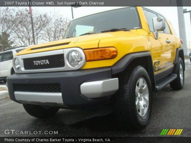 2007 Toyota FJ Cruiser 4WD in Sun Fusion