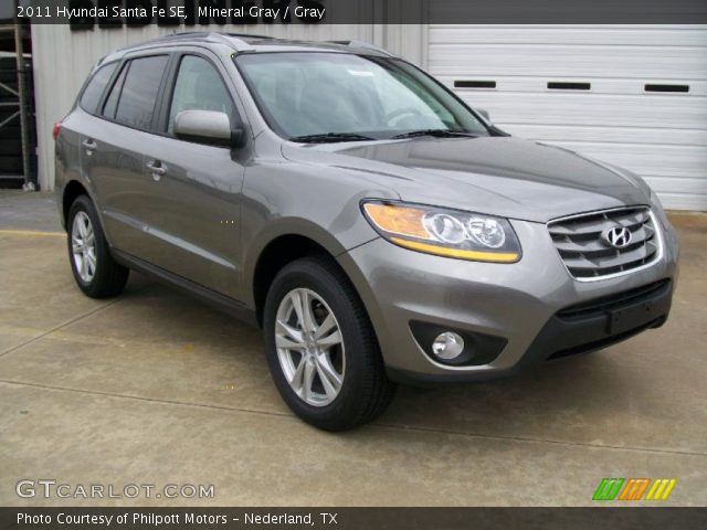 2011 Hyundai Santa Fe SE in Mineral Gray