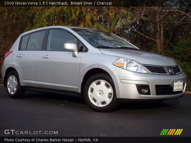2009 Nissan Versa 1.8 S Hatchback in Brillant Silver