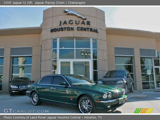 2005 Jaguar XJ XJR in Jaguar Racing Green