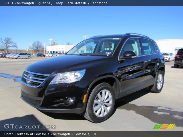 2011 Volkswagen Tiguan SE in Deep Black Metallic