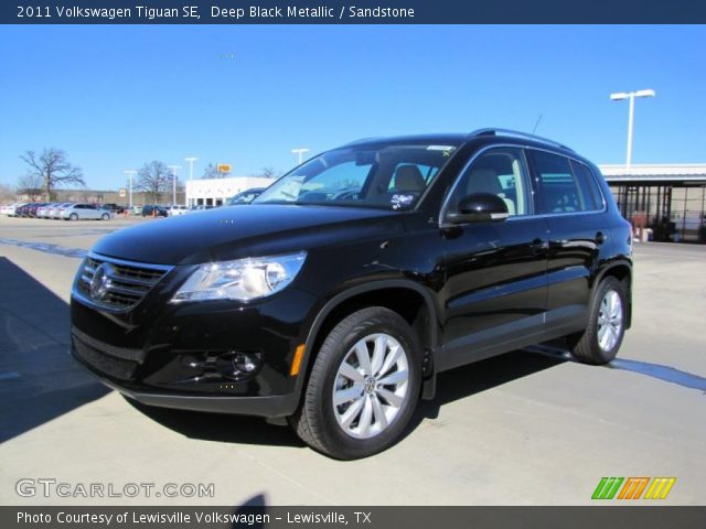 2011 Volkswagen Tiguan SE in Deep Black Metallic