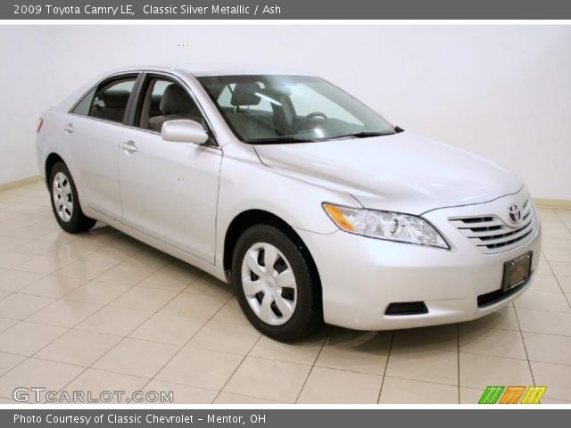 2009 Toyota Camry LE in Classic Silver Metallic