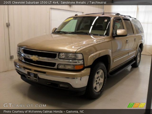 2005 Chevrolet Suburban 1500 LT 4x4 in Sandstone Metallic