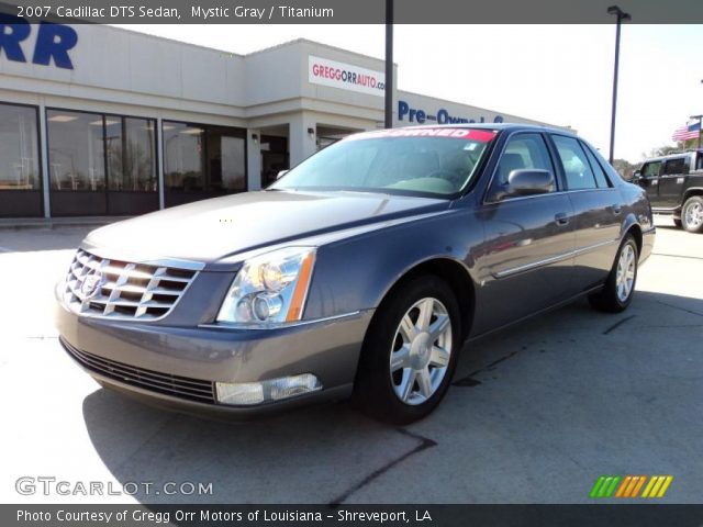 2007 Cadillac DTS Sedan in Mystic Gray