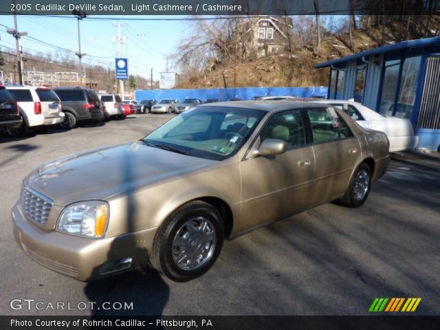 2005 Cadillac DeVille Sedan in Light Cashmere